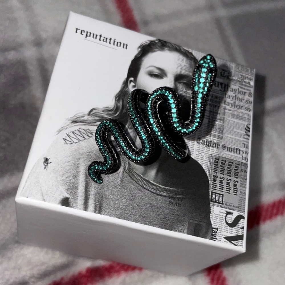 Taylor Swift reputation snake ring